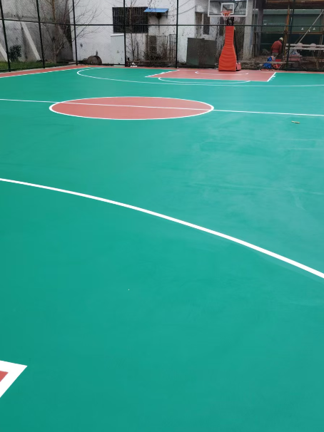 济源 球场长期使用易出现地面开裂